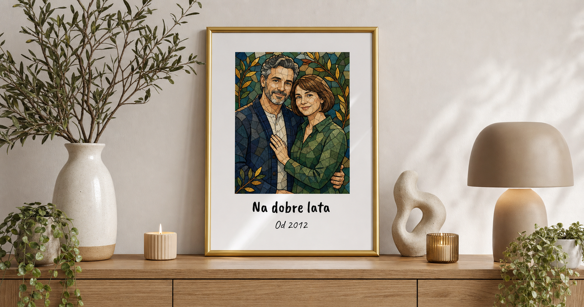 WITRAŻ Z PODPISEM – banner w złotej ramie z napisem Na dobre lata, Od 2012